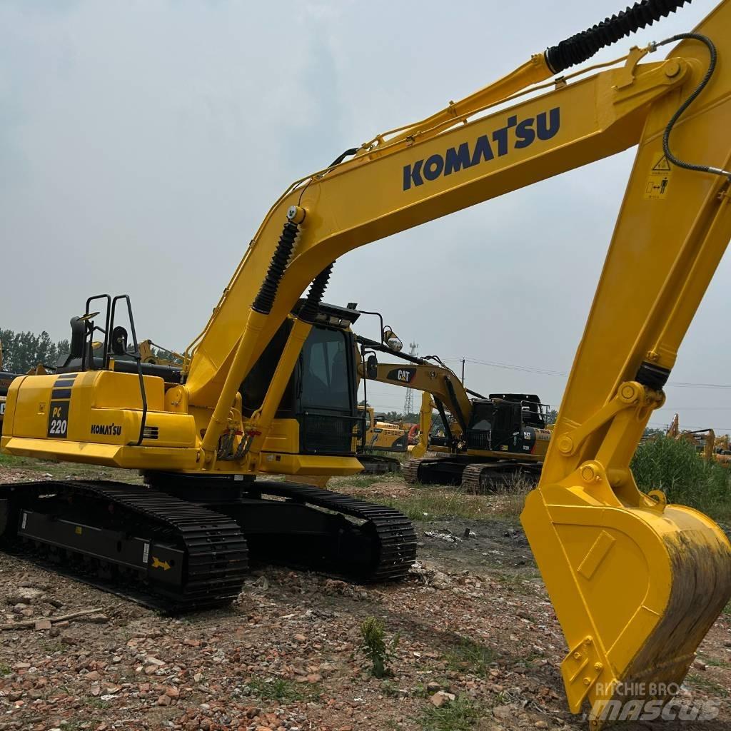 Komatsu 220-8 Paletli ekskavatörler