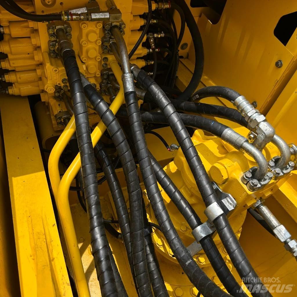 Komatsu 220-8 Paletli ekskavatörler