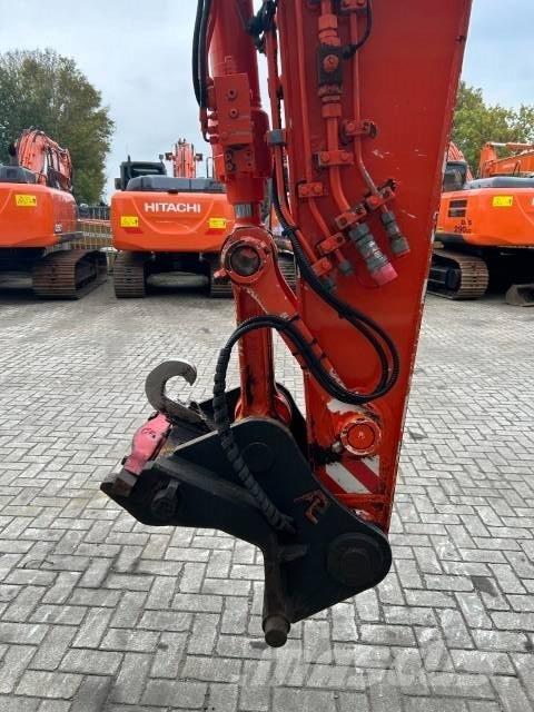 Hitachi ZX 170 W-3 Lastik tekerli ekskavatörler
