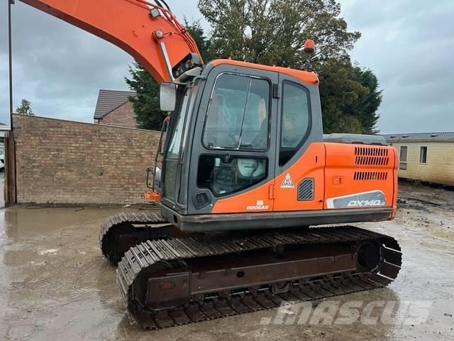 Doosan DX 140 LC-3 Paletli ekskavatörler