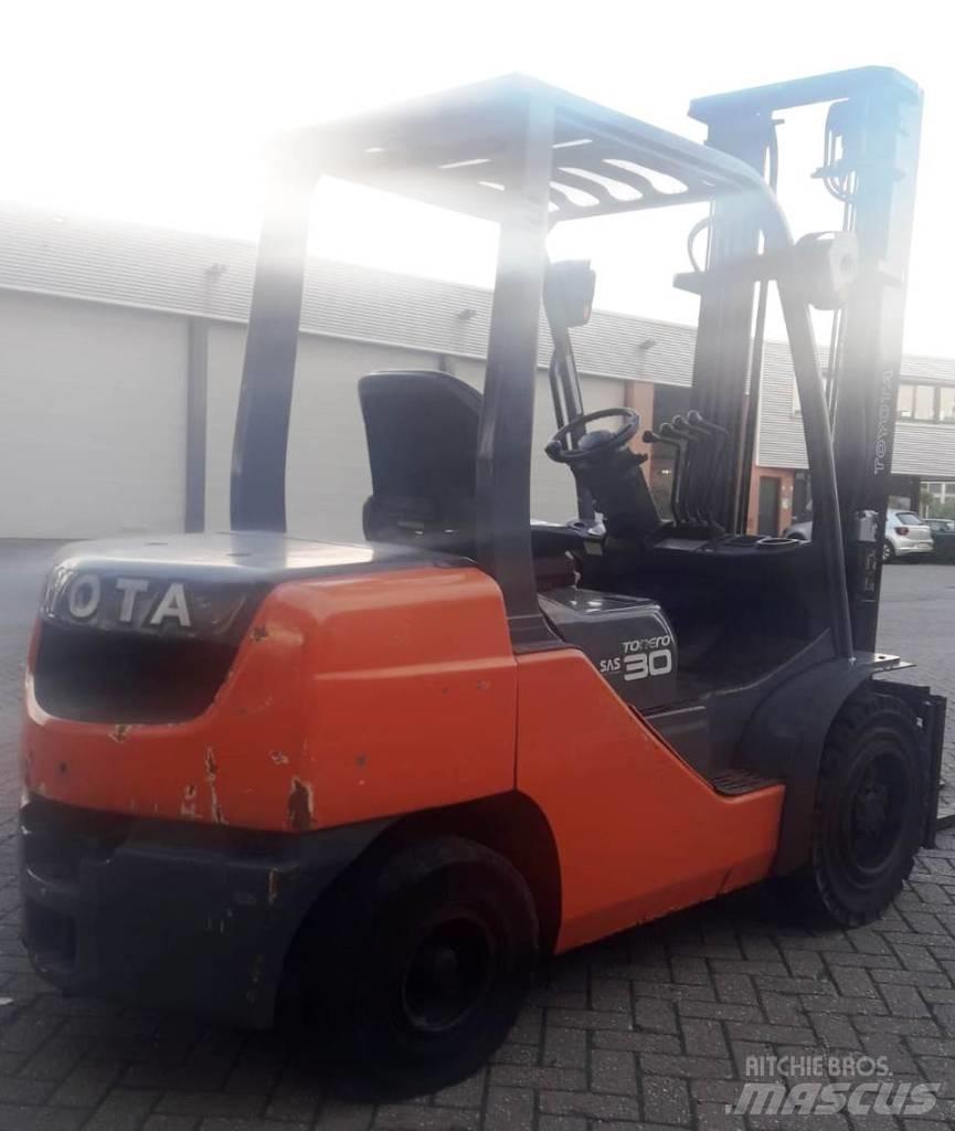 Toyota 8 FD F 30 Dizel forkliftler