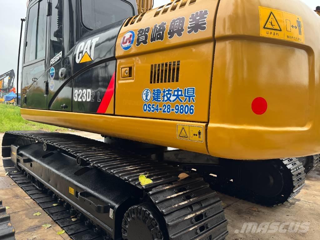 CAT 323D2 Paletli ekskavatörler