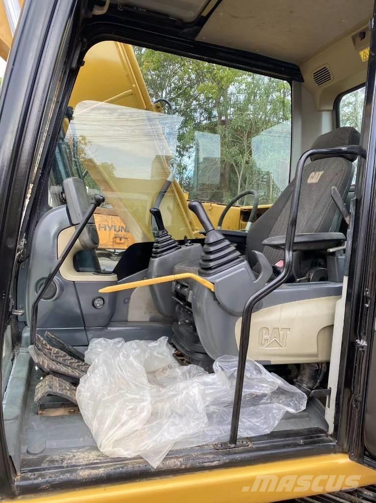 CAT 313 D Paletli ekskavatörler