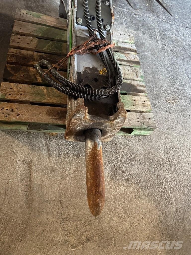 Hyundai R140W-9A Lastik tekerli ekskavatörler