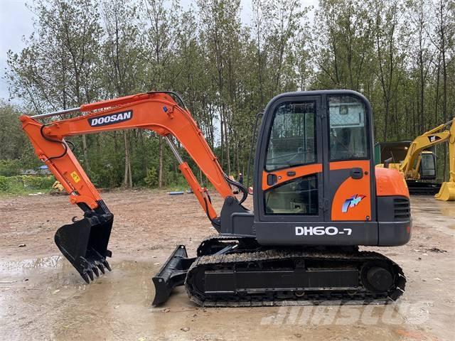 Doosan DH60-7 Mini ekskavatörler, 7 tona dek