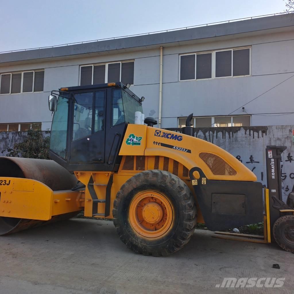 XCMG XS 223 J Tek tamburlu silindirler