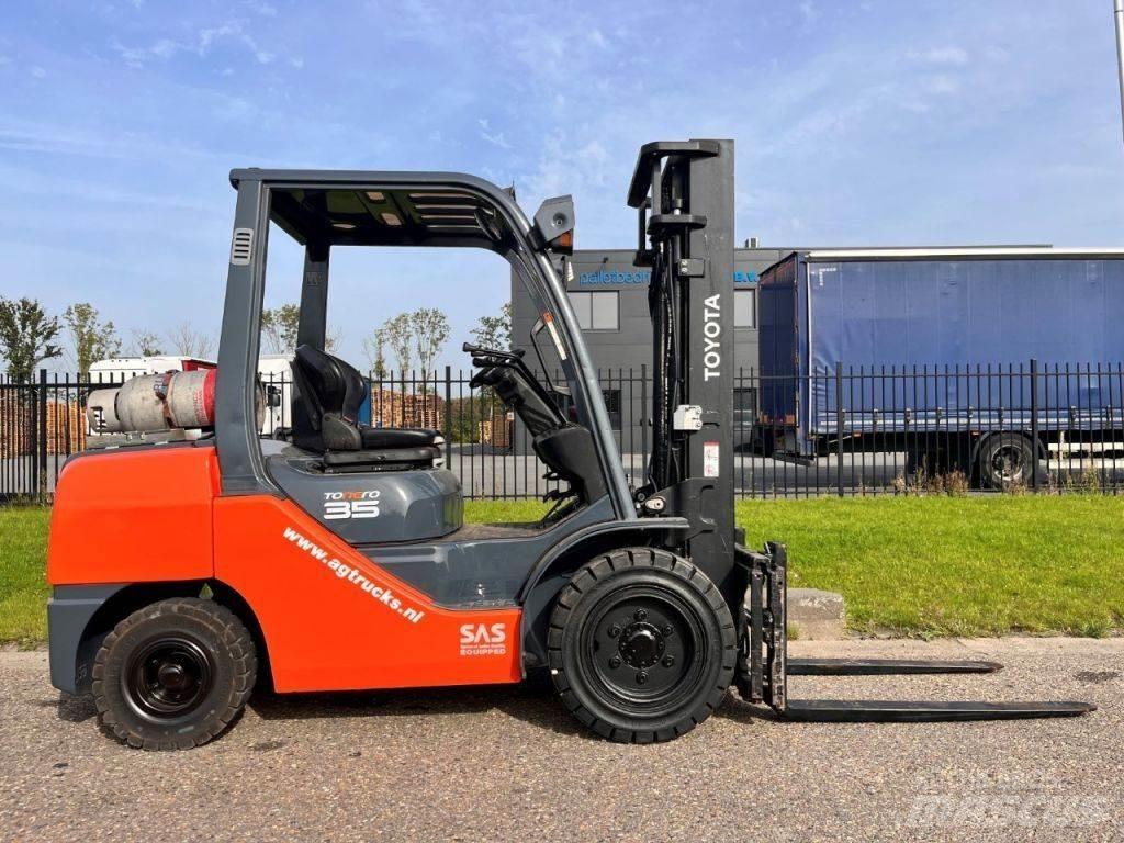 Toyota 02- 8FGJF35 LPG'li forkliftler