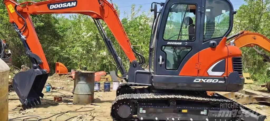Doosan DX60 Mini ekskavatörler, 7 tona dek