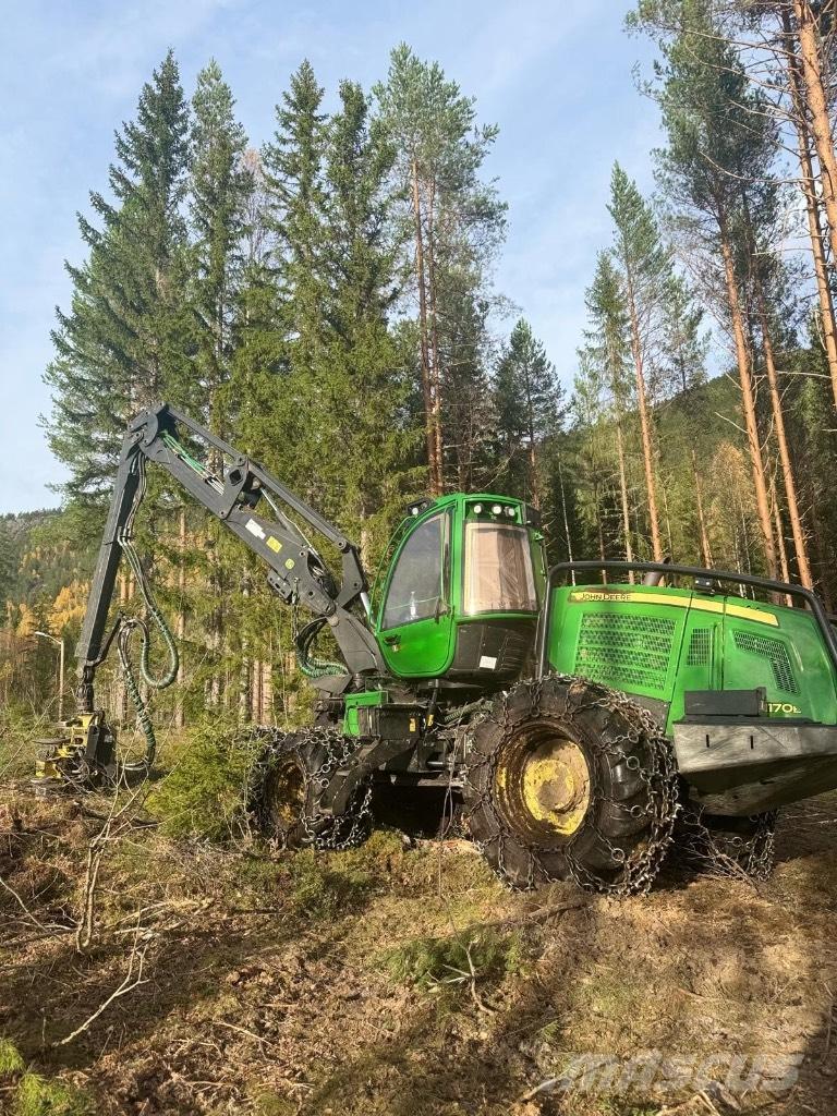 John Deere 1170 E Biçerdöverler
