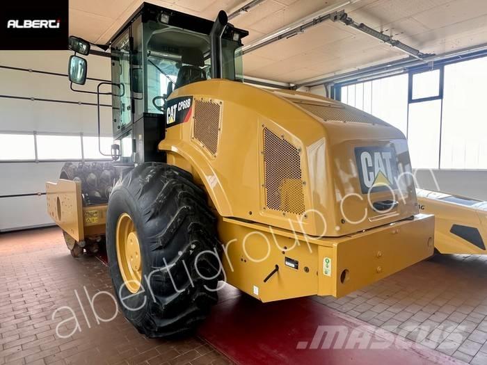 CAT CP68B Tek tamburlu silindirler