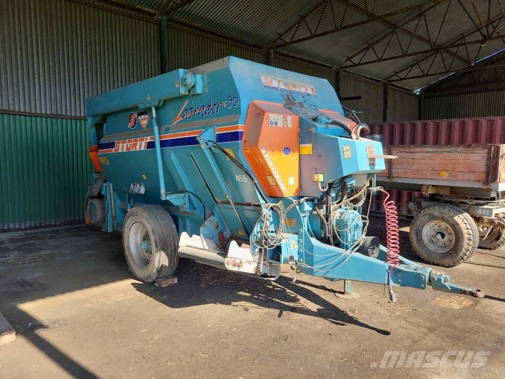 Storti Labrador 9 Mikser besleyiciler