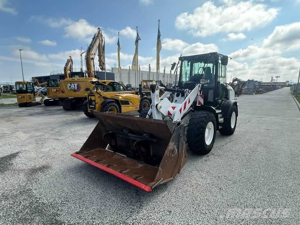 CAT 908 M Tekerlekli yükleyiciler