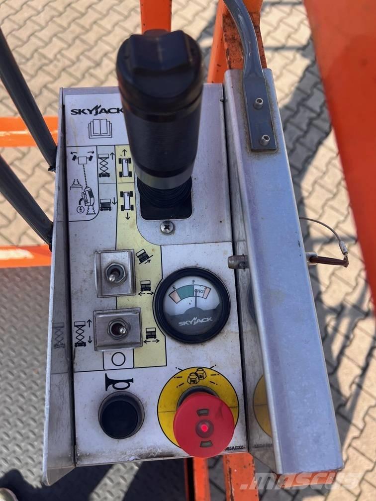SkyJack SJ III 4626 Makasli platformlar