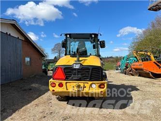 CAT 906 Tekerlekli yükleyiciler