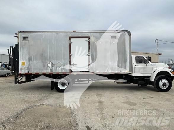 Ford F800 Diger