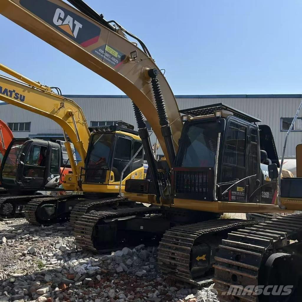CAT 326D2L Paletli ekskavatörler