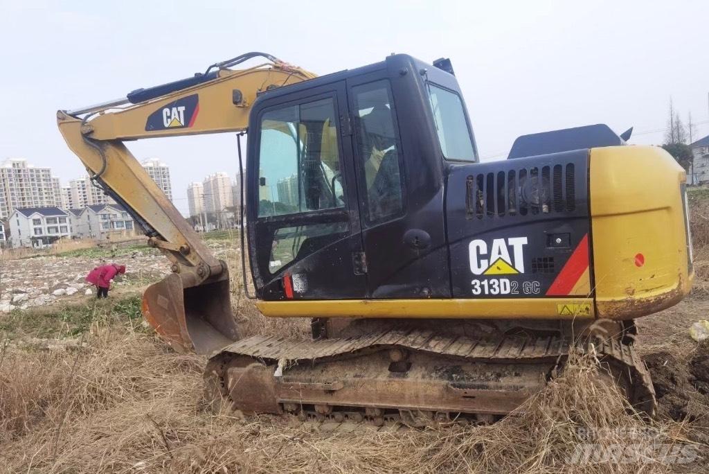 CAT 313 D Paletli ekskavatörler