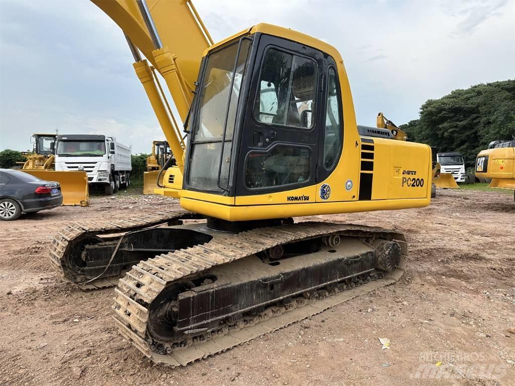 Komatsu PC 200 Paletli ekskavatörler