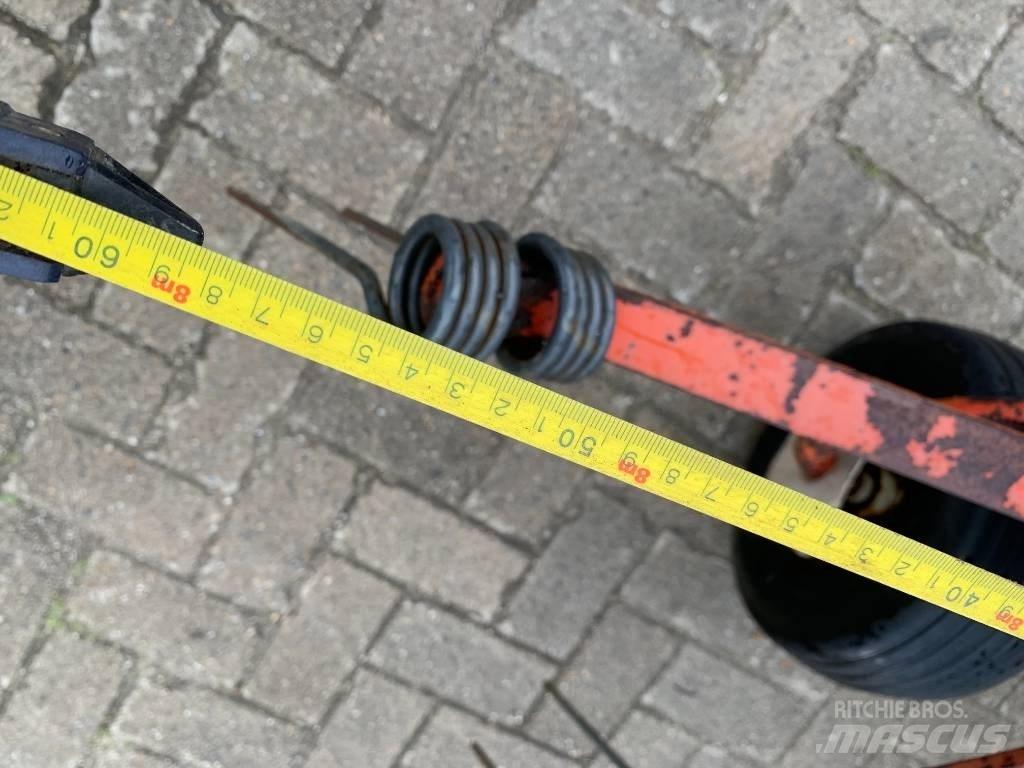 Kuhn 8 Poten Kombine tirmiklar