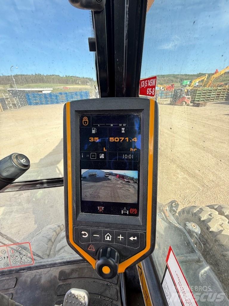 JCB JS 145 W Lastik tekerli ekskavatörler