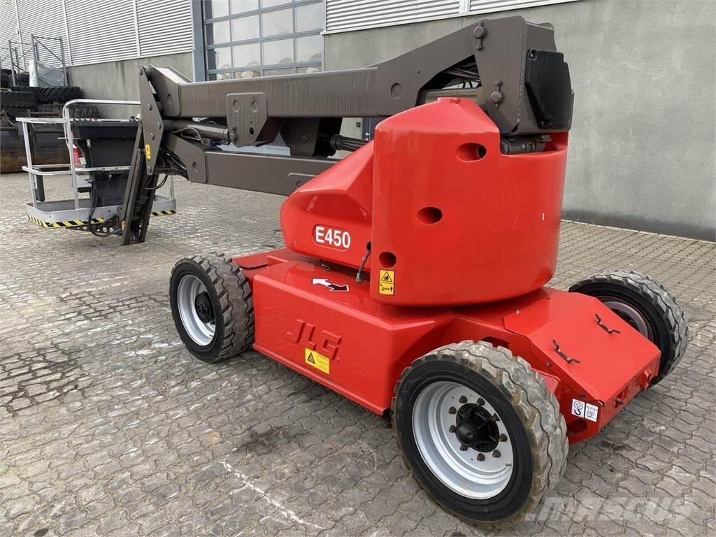 JLG E450AJ Körüklü personel platformları