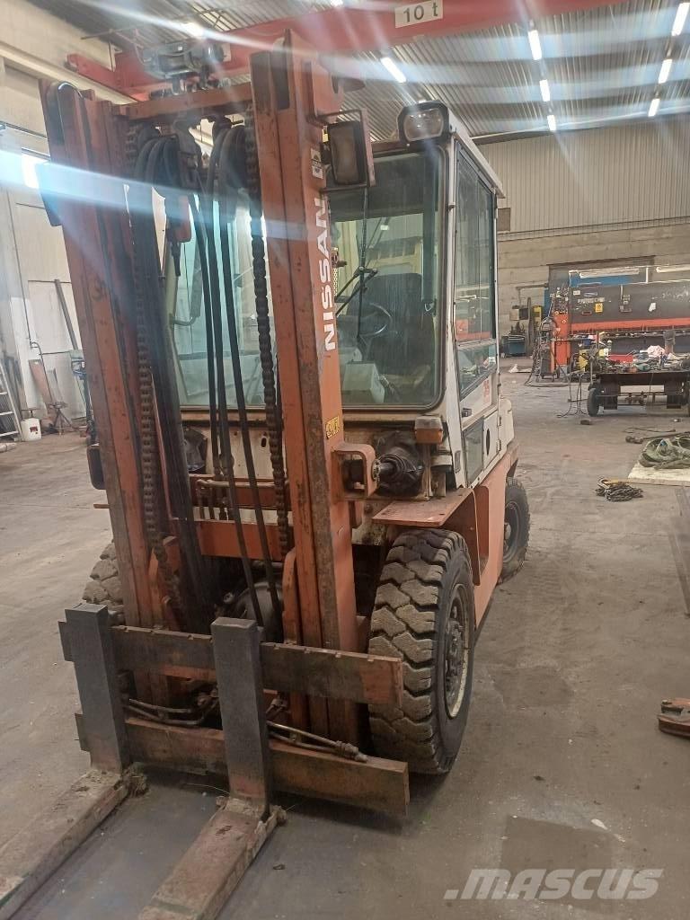 Nissan 33 U Dizel forkliftler