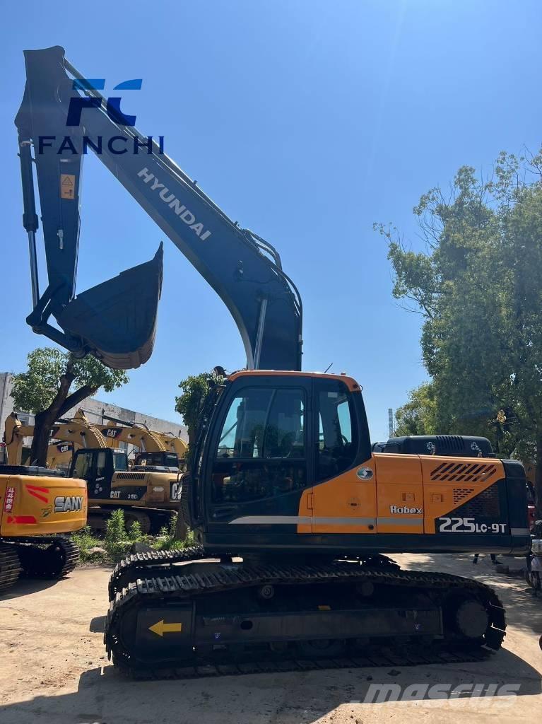 Hyundai 225LC-9t Paletli ekskavatörler