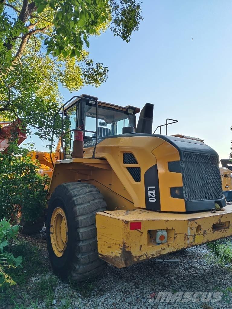 Volvo L 120 Tekerlekli yükleyiciler