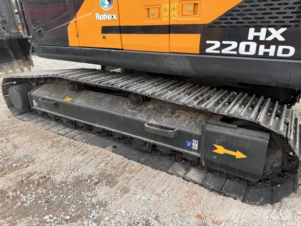 Hyundai HX 220 Paletli ekskavatörler