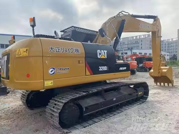 CAT 320 D2 Paletli ekskavatörler