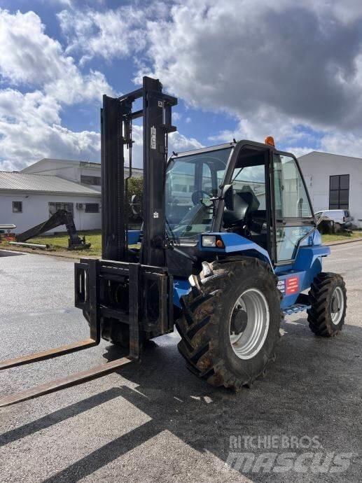 Manitou MC30-4W Arazi tipi forklift