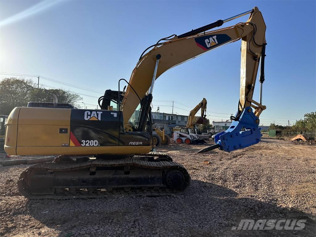 CAT 320DL Paletli ekskavatörler