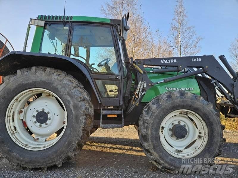 Valtra 6850 HITECH Traktörler
