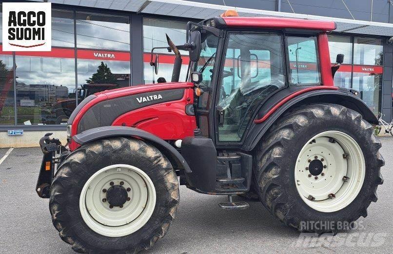 Valtra N121 H Traktörler
