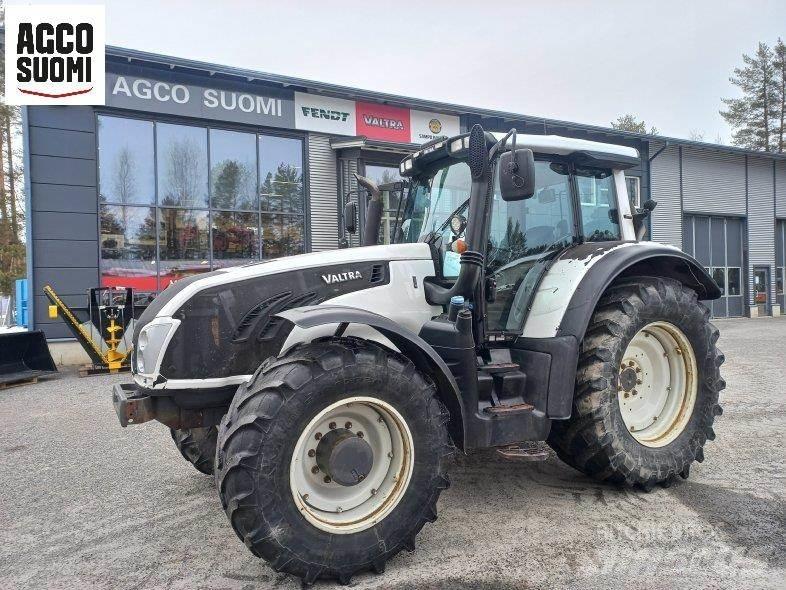 Valtra T213 VERSU Traktörler