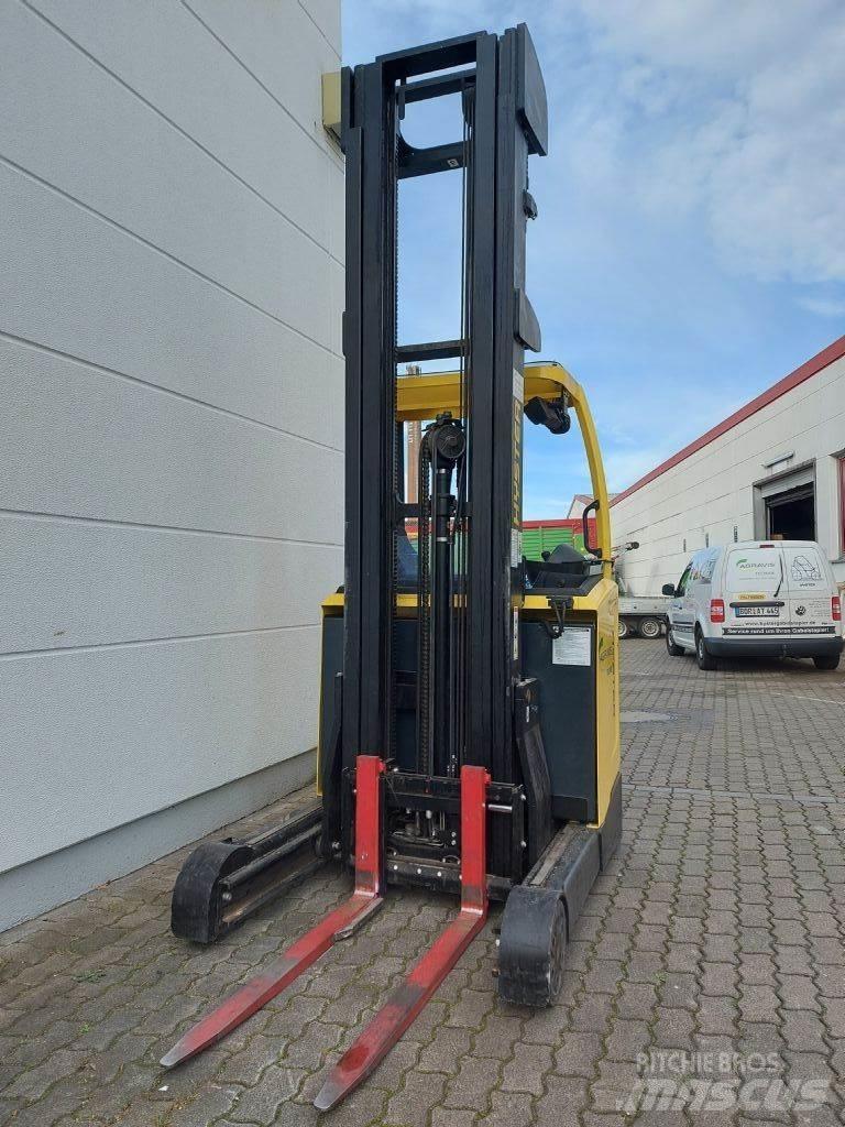 Hyster R 1.4 Reach truck - depo içi istif araçları