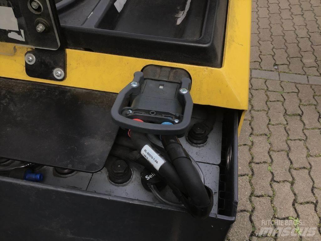 Hyster R 1.6 Reach truck - depo içi istif araçları