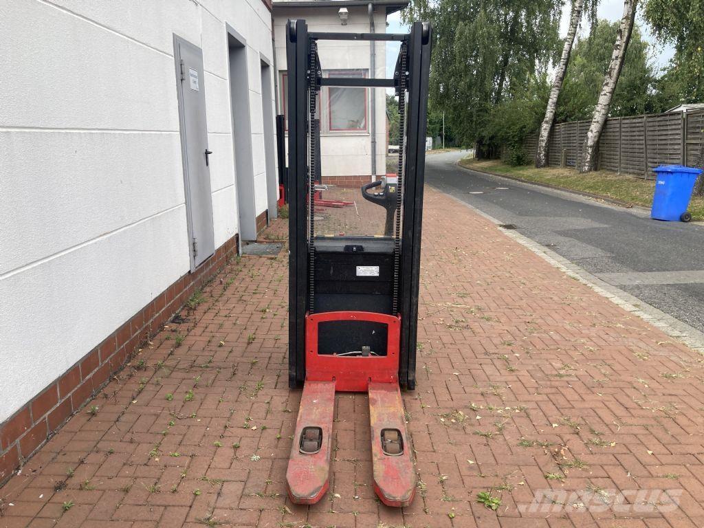 Hyster S 1.0 Yaya kumandali istif makinasi