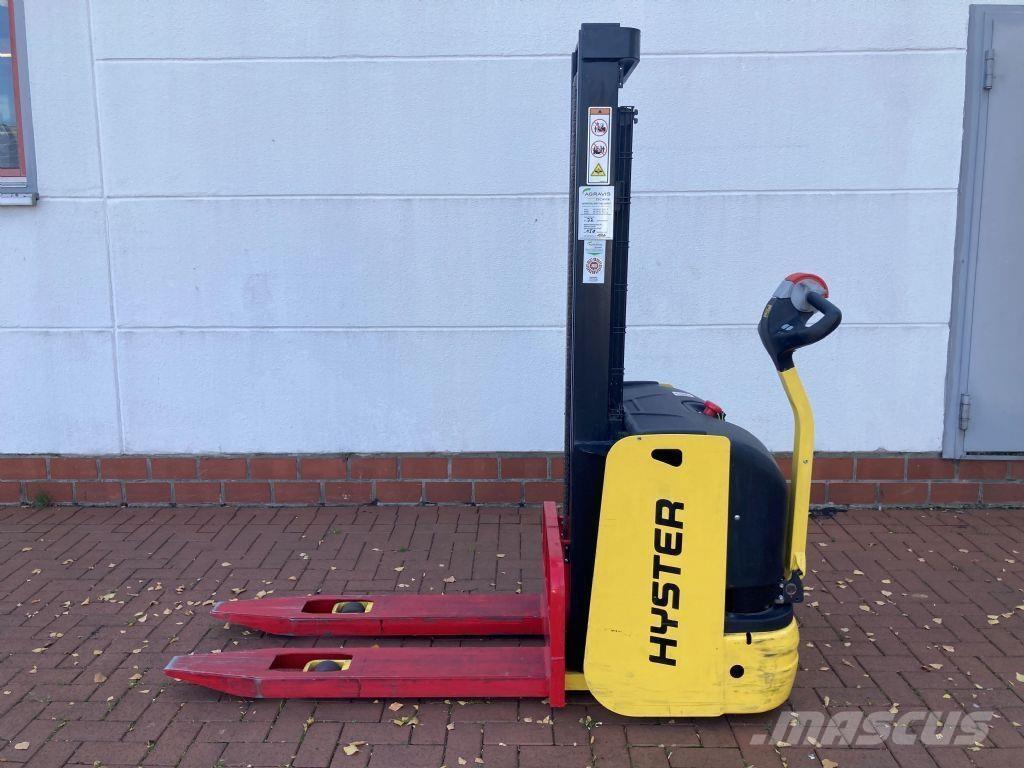 Hyster S 1.0E Yaya kumandali istif makinasi