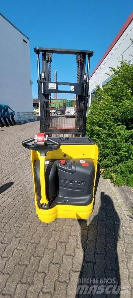 Hyster S 1.4 IL Yaya kumandali istif makinasi