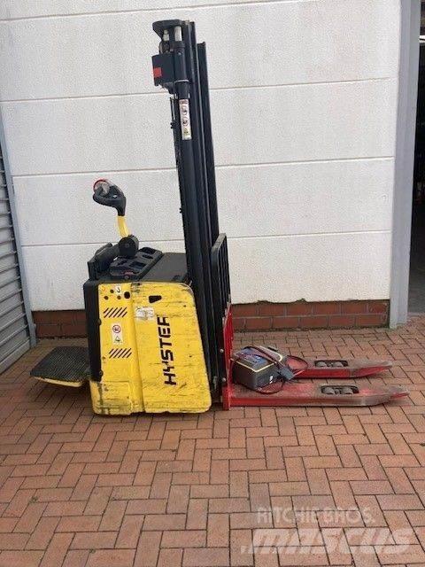 Hyster S1.5S Yaya kumandali istif makinasi