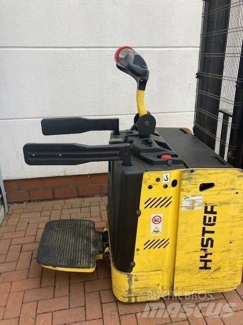 Hyster S1.5S Yaya kumandali istif makinasi