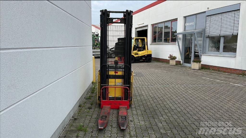 Hyster S1.5S Yaya kumandali istif makinasi