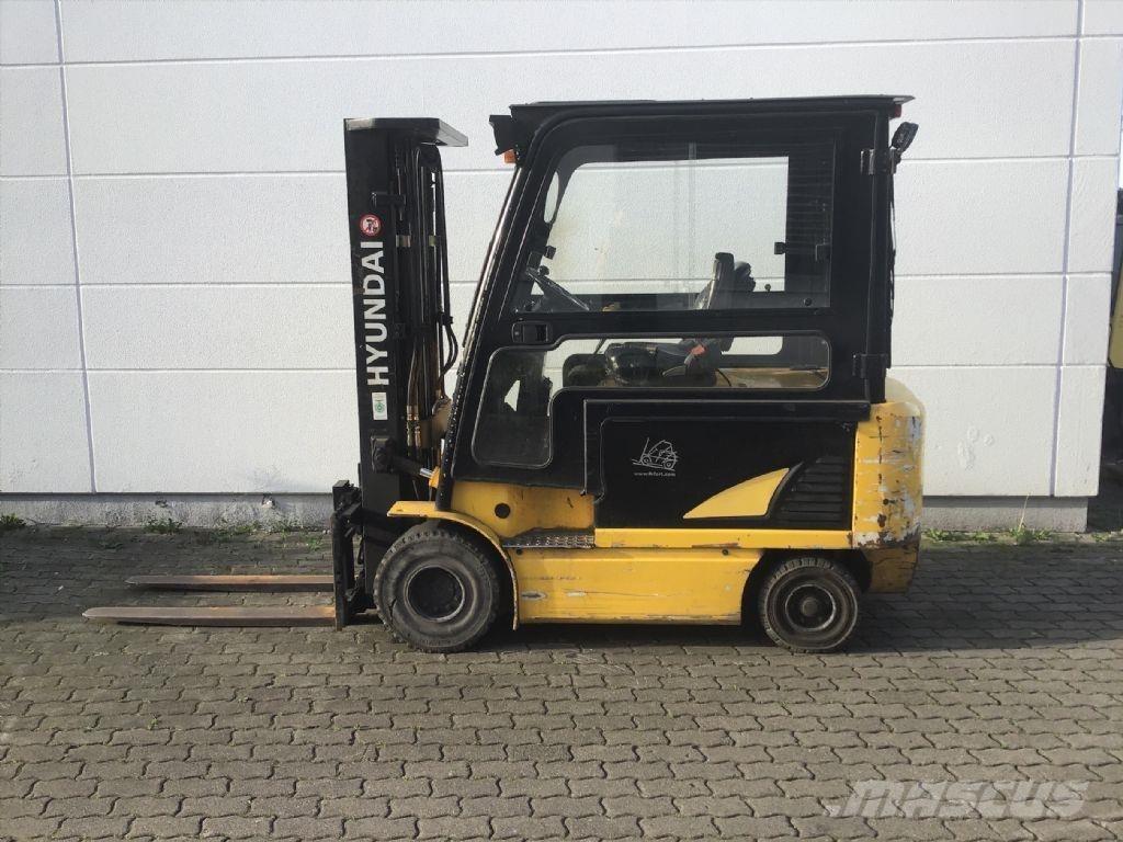 Hyundai 32B-7 Elektrikli forkliftler