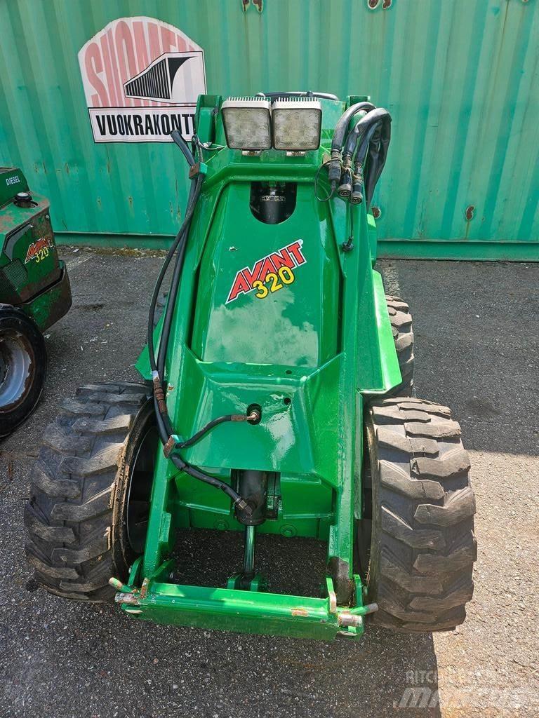 Avant 320 Çok amaçlı yükleyiciler