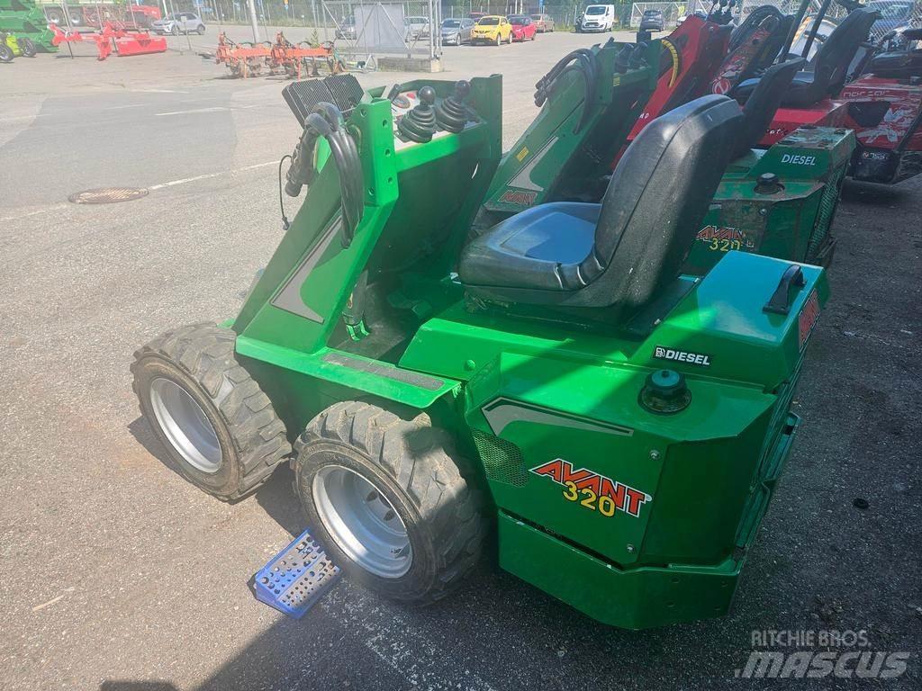 Avant 320 Çok amaçlı yükleyiciler