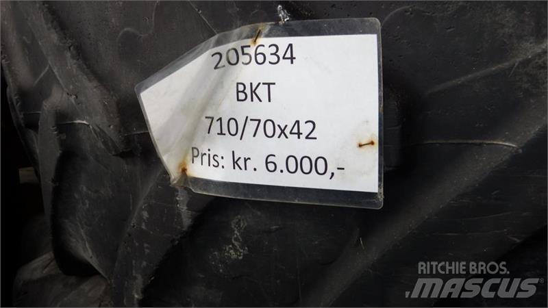 BKT 710/70R42 Lastikler