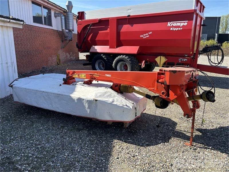 Kuhn GMD 702 Kendi yürür saman makinaları