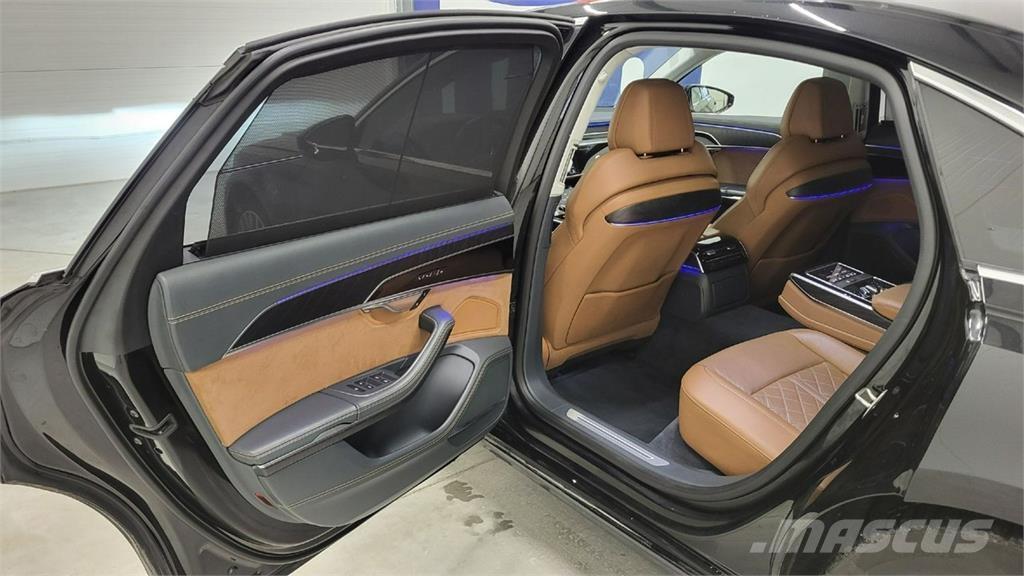 Audi A8 Otomobiller