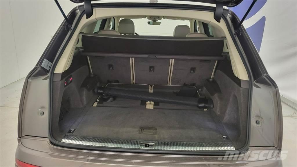 Audi SQ7 Otomobiller